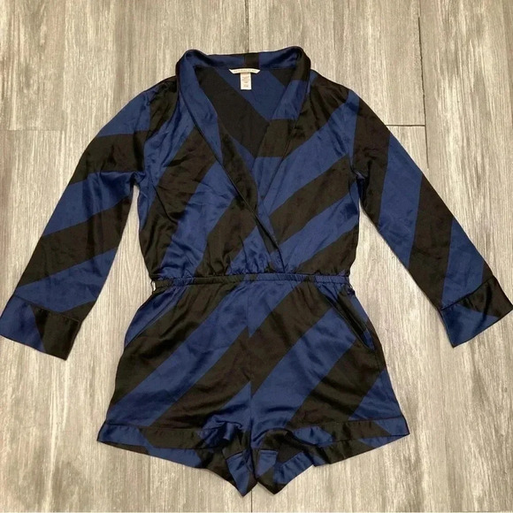 Victoria's Secret Romper Faux-wrap Satin jumper Pajama Sleep Outfit S - Picture 2 of 10